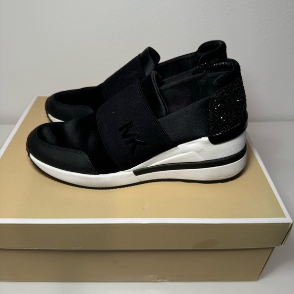 New Looking Michael Kors Felix Trainer Satin Black Women’s 6 - Picture 4 of 9